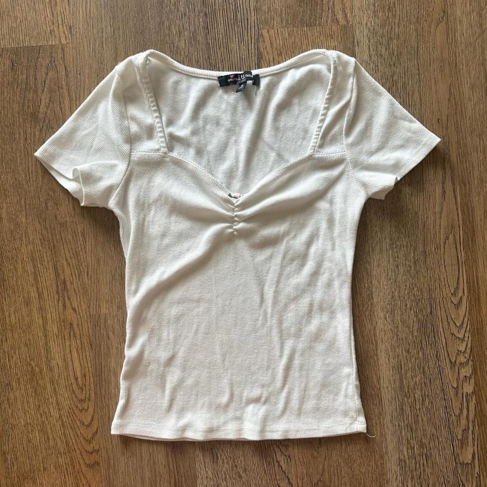 Mixed Threads White Dainty Top with pink bow detailing